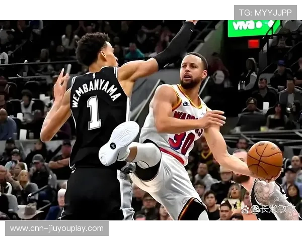 【得意与局限】文班亚马单核难突破?布克与艾伦揭秘太阳队战术密码