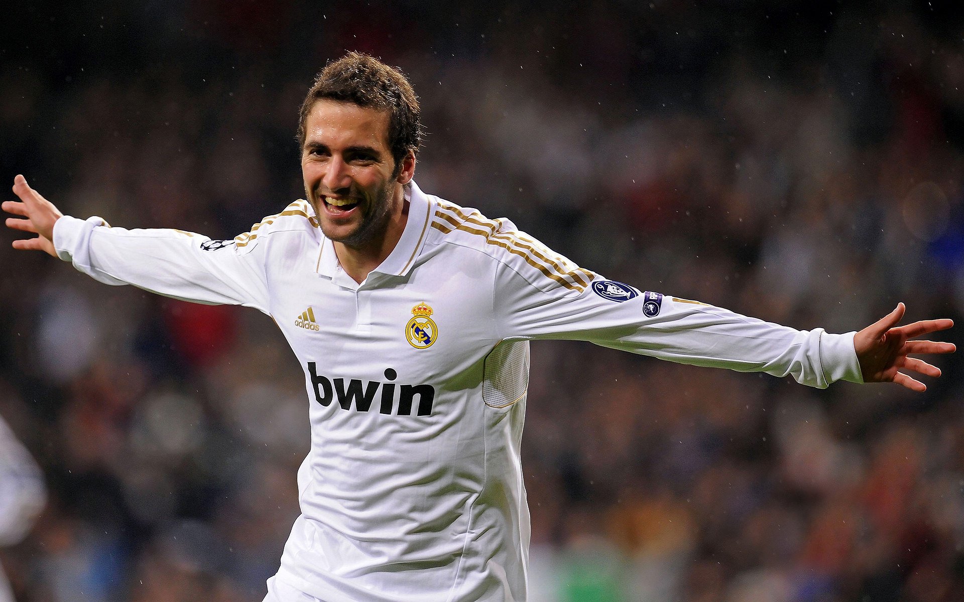 -VAR技术在欧冠比赛中引发新争议